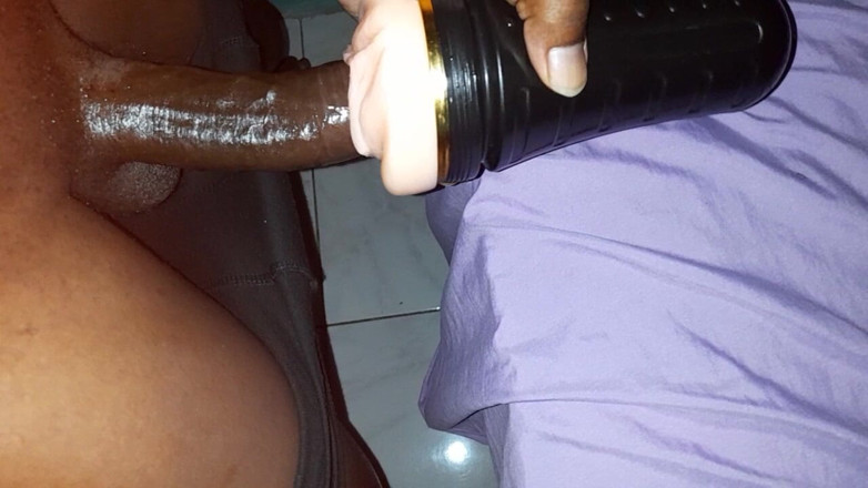 Islandvibes69: Jerking off S11 E3