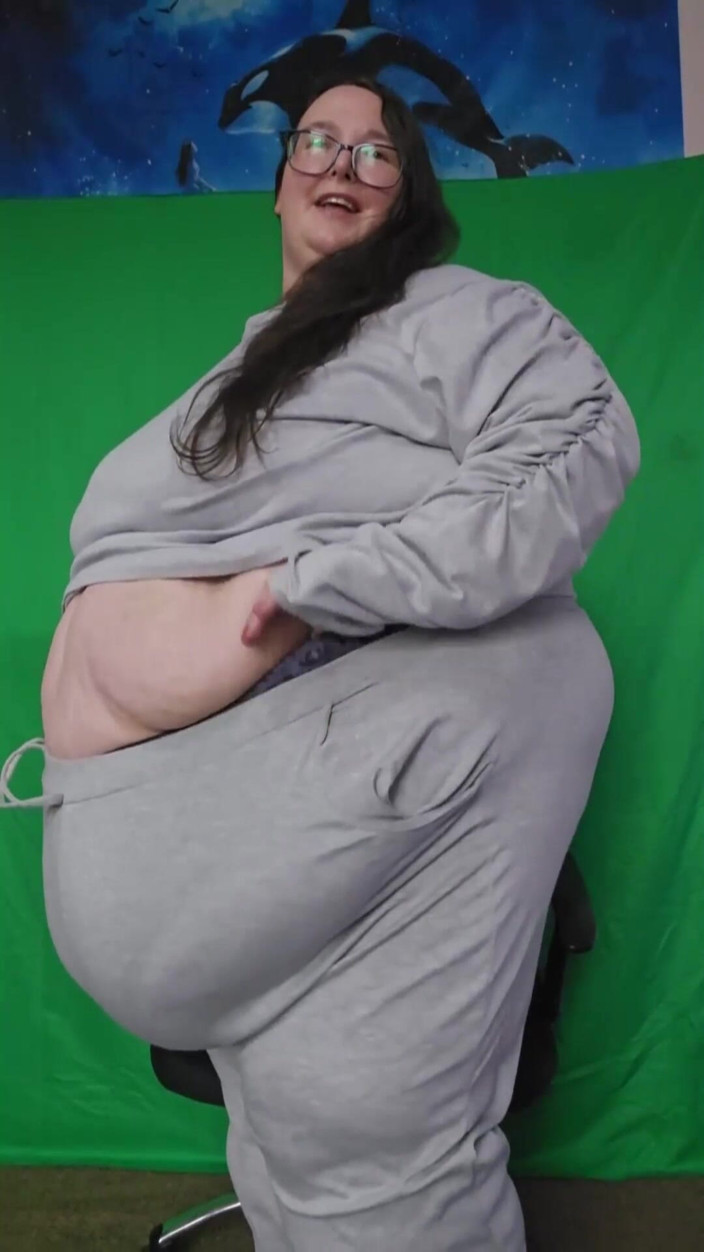 SSBBWLadyBrads: Толстая жиробасина богиня примеряет одежду
