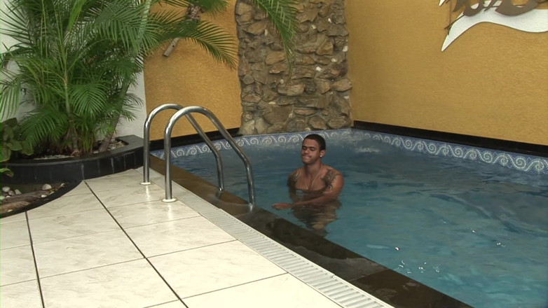 Male Dream: Cowok latino hot lagi asik nikmatin kontolnya