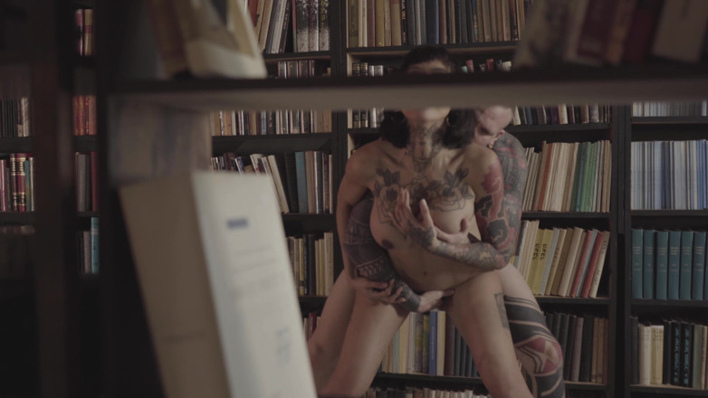 Peter J Hooke: Stor röv stora tuttar slampa låter stranger creampie i biblioteket...