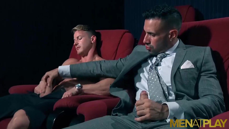 Menat Play: Menatplay - Darius Ferdynand la musclée se fait sodomiser dans un...