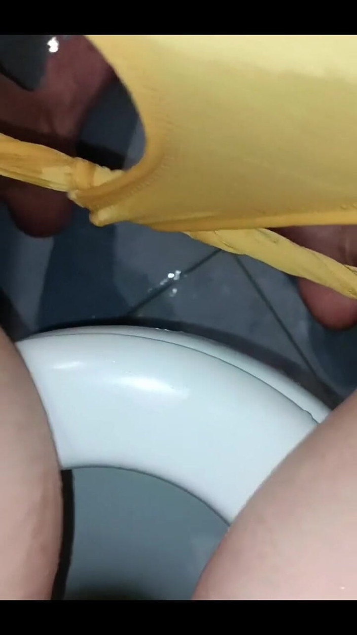 FrauleinP: Teď víš, proč si vybírám žluté kalhotky!