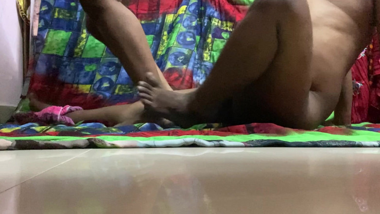 Angoori: Üvey anne üvey oğluyla sikişiyor yeni yıl 2026 porno xxx viral mms...