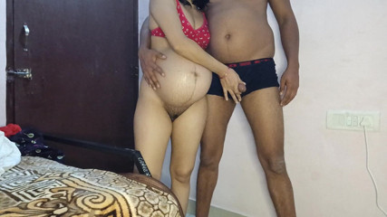 Suhani: Nová těhotná manželka tvrdý sex