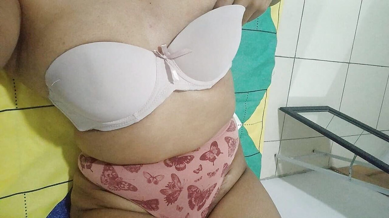 PATY PATY: Eu não aguento mais !! a estudante exclama depois de gozar...