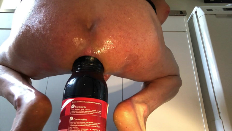 Jardinsecret346: Gape anale con una bottiglia