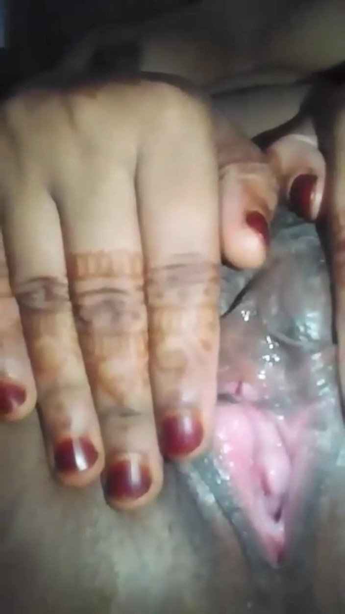hornycoupleBD: Une fille desi se masturbe
