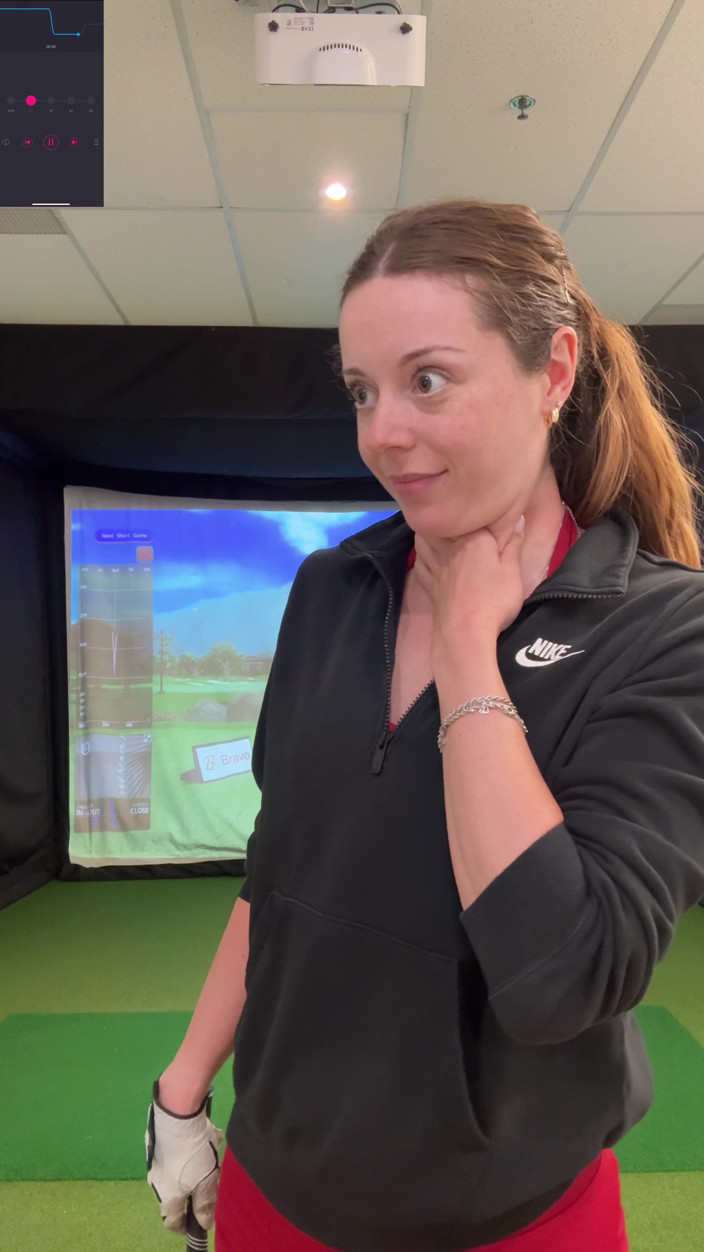 Nadia Foxx: J’essaye le golf dans un simulateur avec mon Lush à l’intérieur !...