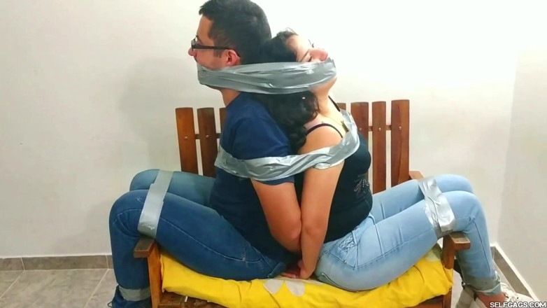 Selfgags femdom bondage: Пара, що блядує, отримує бондаж