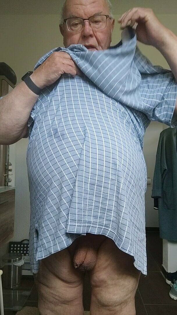 Karlchengeil: Todo mi cuerpo - ¡siente el dolor en mis pezones!