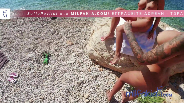 Milfakia: Teilen ist mitfühlend: Heißer dreier-fick mit 2 frechen schlampen Sofia Pavlidi &amp;...