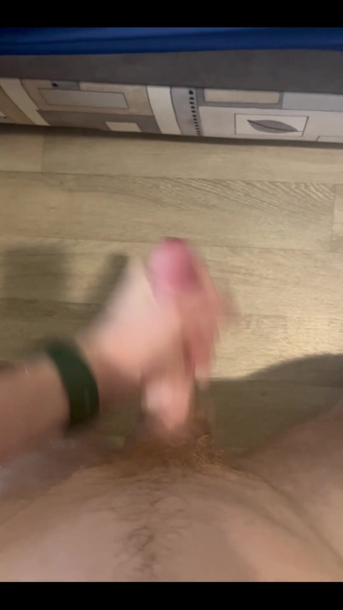 Johnny69227: Twink Mit Einer Riesigen Pulsierenden Latte. Extremley Geil Und Heiß,...