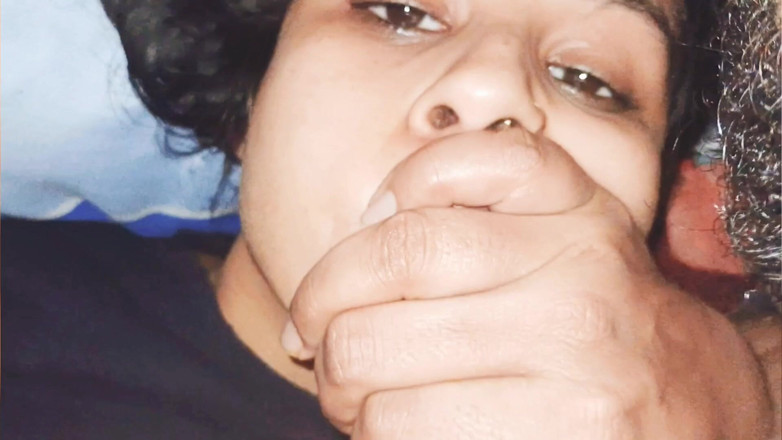 Hot Sis: Latika me rend excitée ce soir et me fait face...