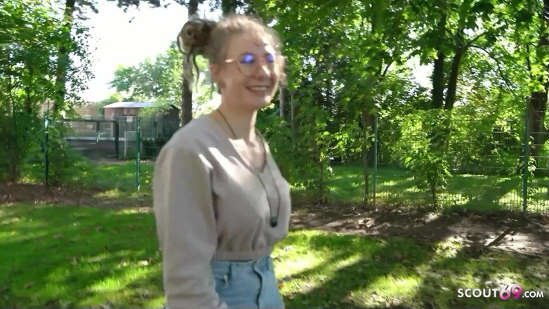 German Scout: German Scout - первый анальный секс с кримпаем для крошечной тинки Julia Juice на кастинге пикапа