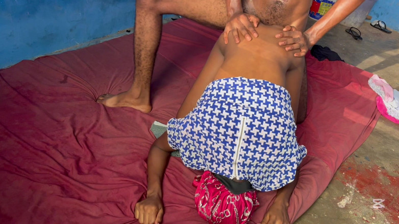Savage Innocent69: Adik tiri lagi asik nikmatin gaya ini