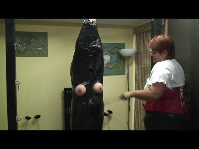 Anna Devot: Bdsm - toket beban...