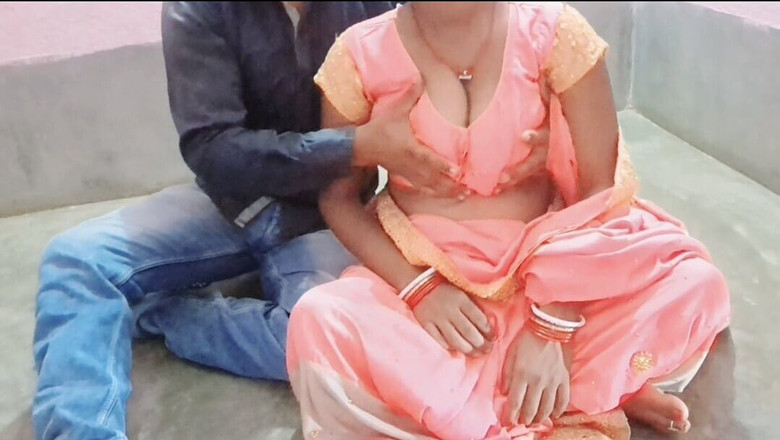 Trilokinath: Rina la bhabhi seule à la maison et vient dans ma...