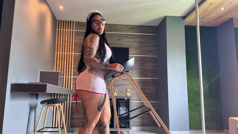 AlejandraGarciax: Enfermera Colombiana Mejora a Su Paciente Con Su Gran Culo