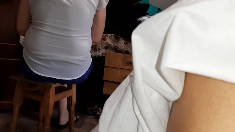 Lesbian-illusion: Während unser lehrer die hausaufgaben überprüft, machen meine freundin und ich...