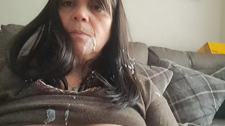 Mommy big hairy pussy: Setiausaha MILF melancap semasa kerja