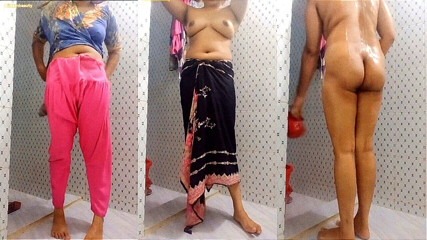 ModernBeauty: Scène de douche d'une Bangladaise Akhi. Je me baigne dans...