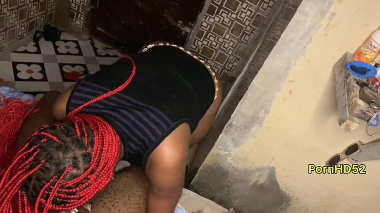 Fuseporn: Heiße Ebonyi lutscht bbc und wird vollgespritzt