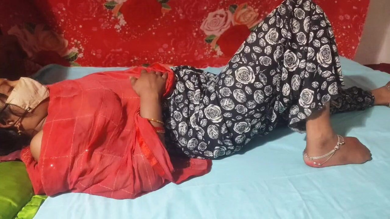 Seks: Sesso anale stretto della cameriera hindi calda in hindi, video...