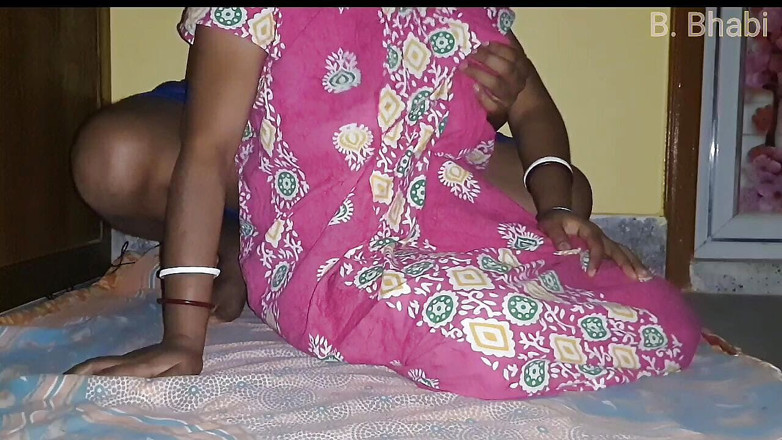 BHABI FAN: Bhabi India berkongkek dubur kali pertama