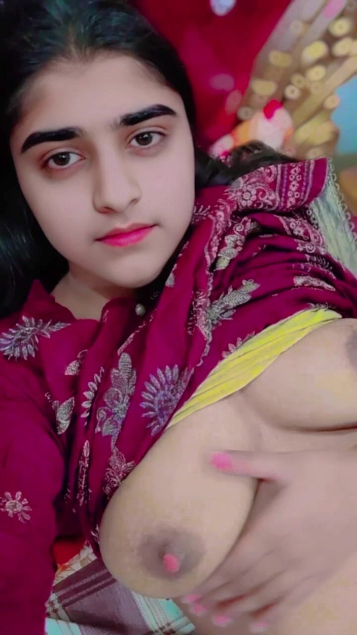Fuckkkker: Awek comel mengongkek pepeknya dengan jari dalam panggilan video dan...
