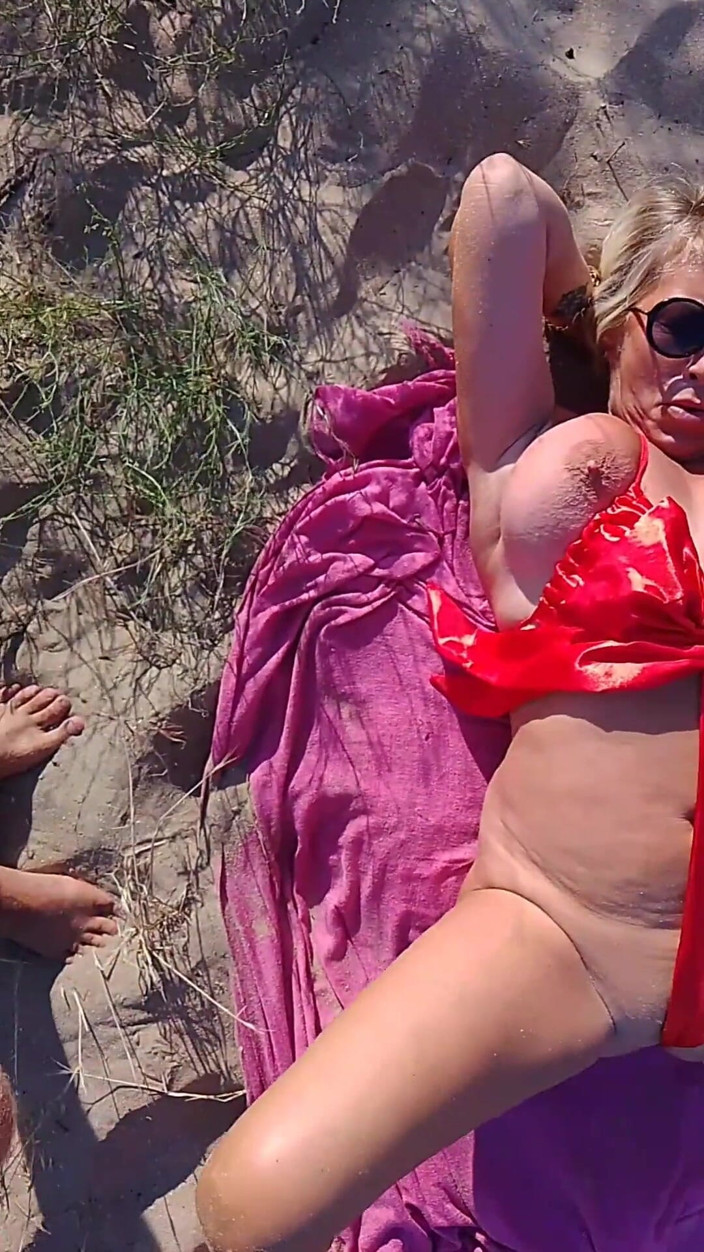 Crazyfamily 1970: Mein stiefsohn wichst mich an einem fkk-strand