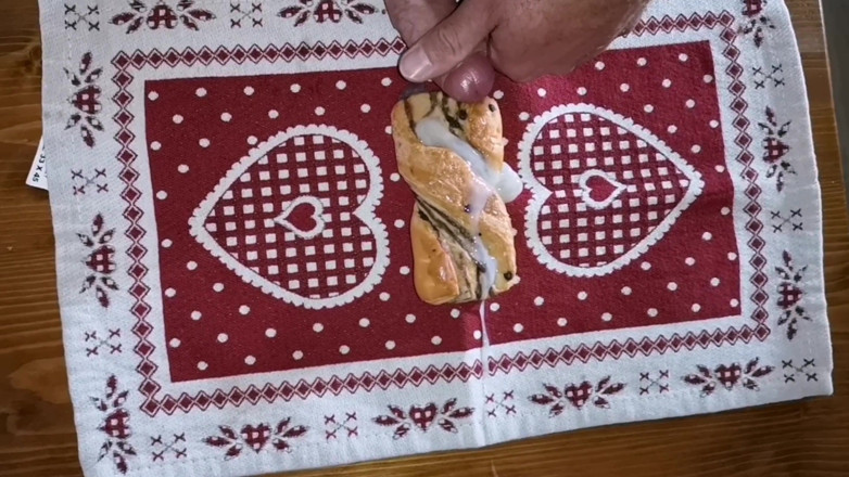 Cicci77: Cicci77 prepara la colazione con un'esplosione di sperma!