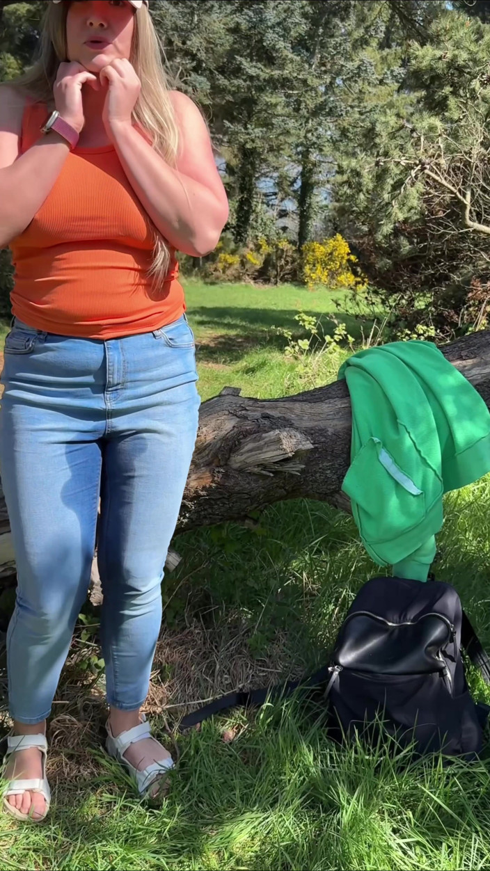 Emma Voyeur: Pas De Toilettes, Pas De Temps. J’ai Dû Faire Pipi...
