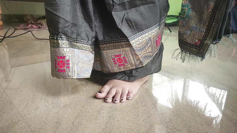Vaigavarun45: Vaishnavy Hot Saree Navel Hole menjilat dan menghisap oleh Sharun...