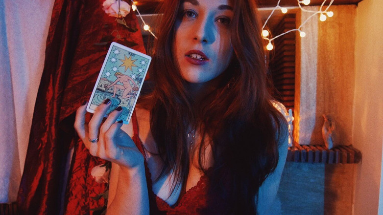 Madelaine_Rousset: Asmr JOI - trò chơi Tarot.