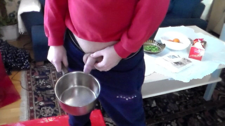 Sex hub male: John kencing di dapur