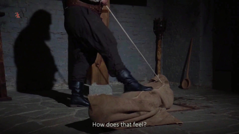 Inquisition and prison world: Novice magda steckt in einem dusty Kartoffelsack fest, wo sie...