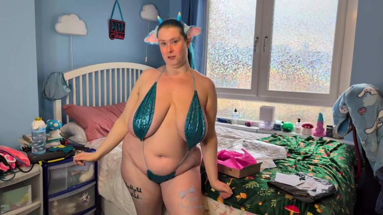 Alice_Mayflower_Scottish: Genie indossa sul palo slingkini e candyzombie le orecchie da...