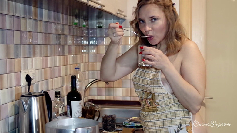 MILF Oxana: Кулінарне шоу Оксани - частина iii. Mulled Burgundy