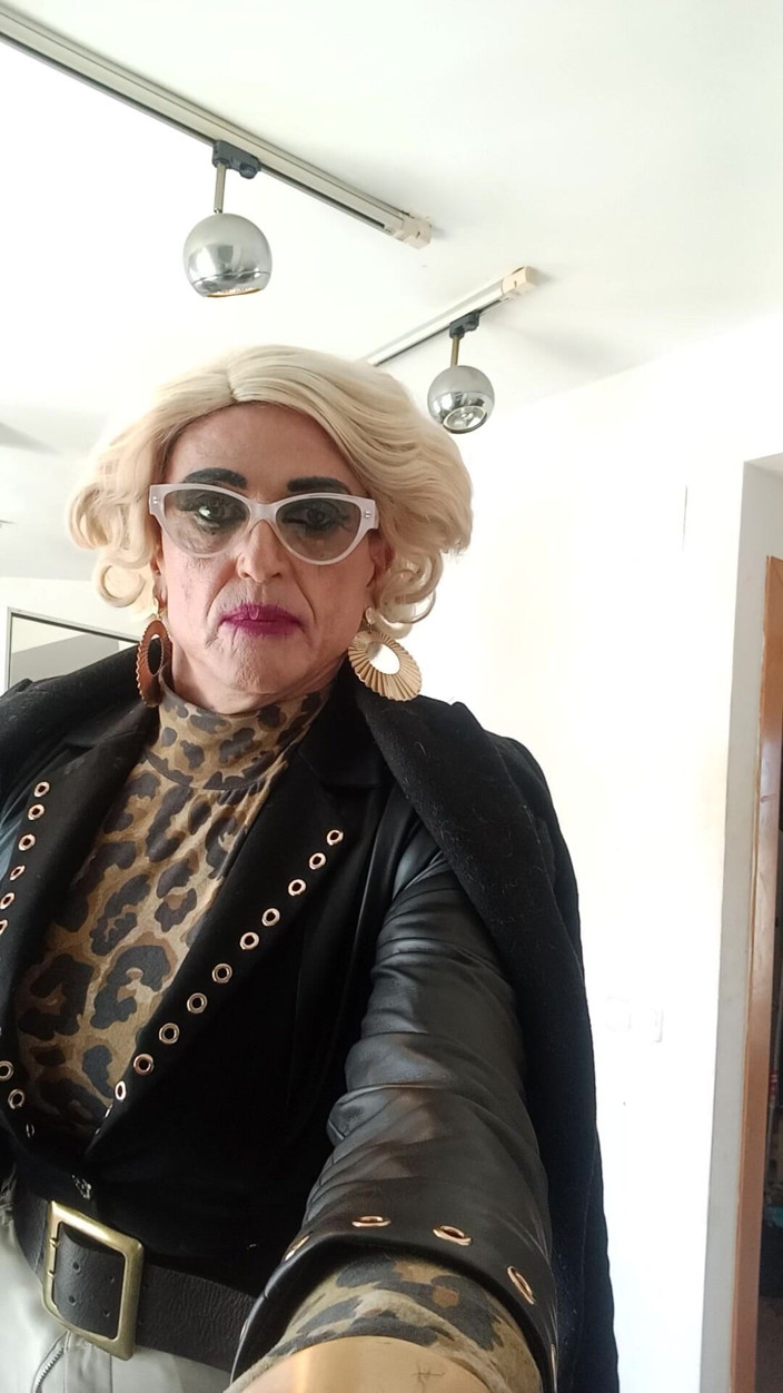 Tatiana Zorrita: Glassses'deki sarışın