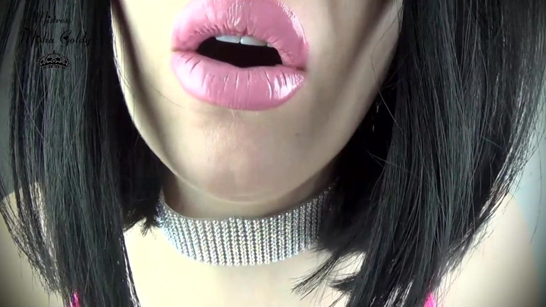 Goddess Misha Goldy: Lass uns über meine sexy rosa lippen fantasieren