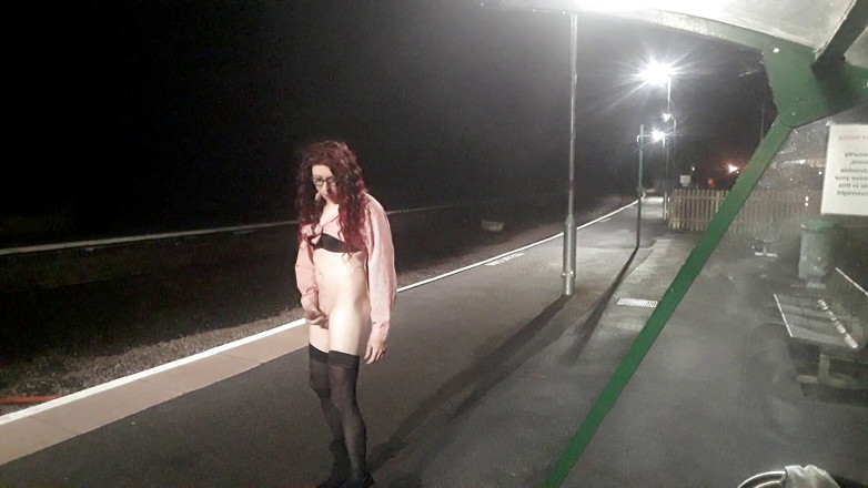 The Midnight Minx: Rozbiórki na stacji kolejowej