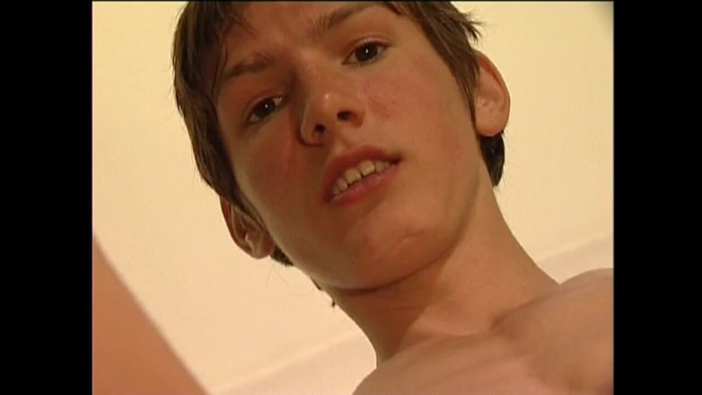 Street Boys Studio: Tânără twink cu masturbare și joc cu vibrator