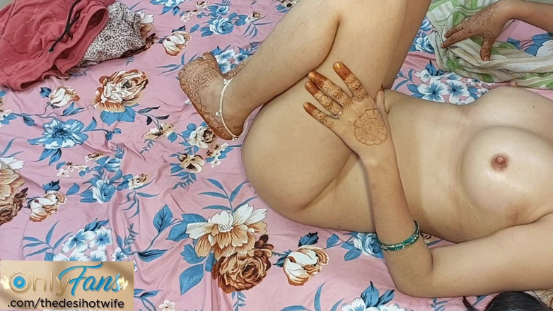 TheaDesiHotwife: Mon Demi-frère Joue Avec Mes Seins Et Mon Creampie
