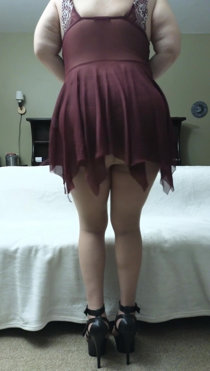Elianna: Babydoll bourguignon taquine