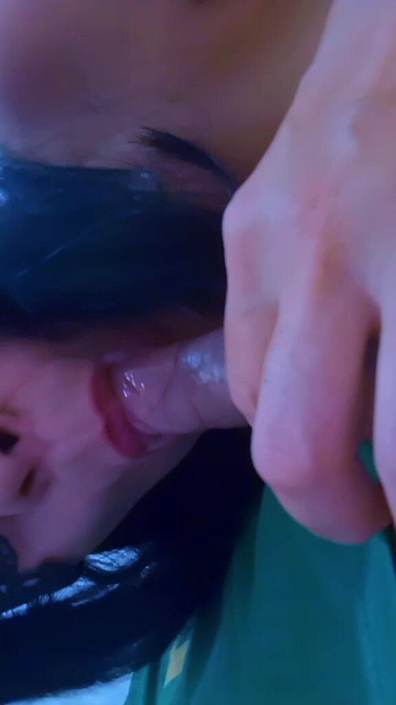 Darck sexy: Một con cu đẹp cho tôi để bú
