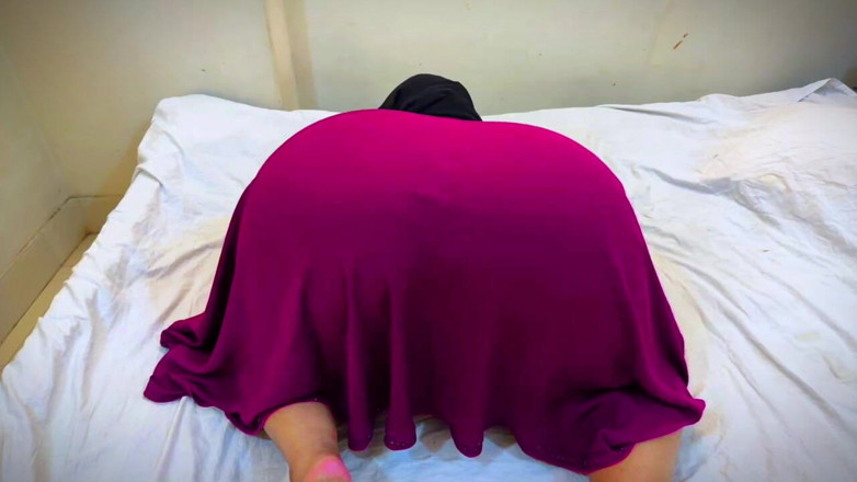 Your Boy's Cum: 肮脏的混蛋和阴户彩信直播 - 大屁股开罗穆斯林女孩