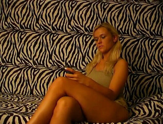 Flash Model Amateurs: Solo show sensuel d'une beauté à forte poitrine