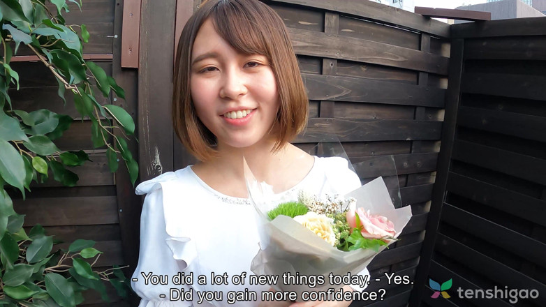 Tenshigao: Kurumi aoyama今天穿着一些性感的服装来和我们一起玩角色扮演