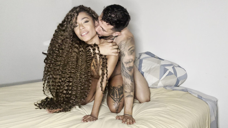 Valentino Roca TV: Domácí sex se sexy ebenovou Brazilkou s těsnou kundičkou