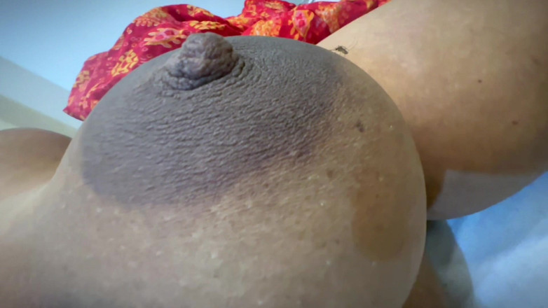 Your Boy's Cum: Une étudiante nue après les cours !